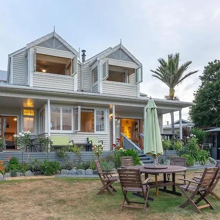 Nikau Lodge-3